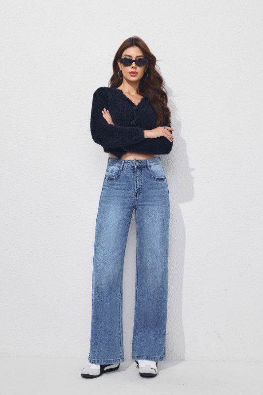 jean femme taille haute coupe large et droite denim