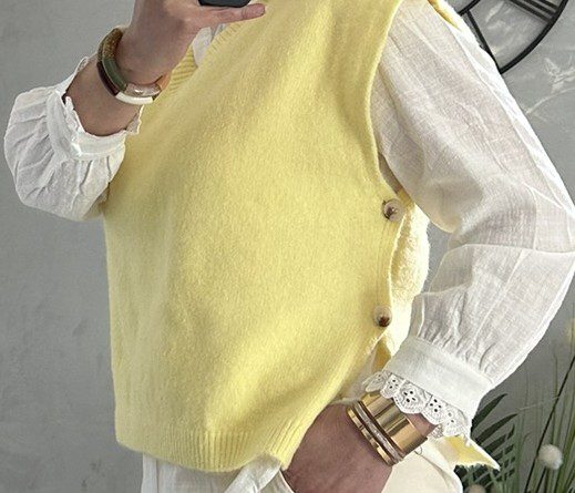 pull femme sans manches jaune